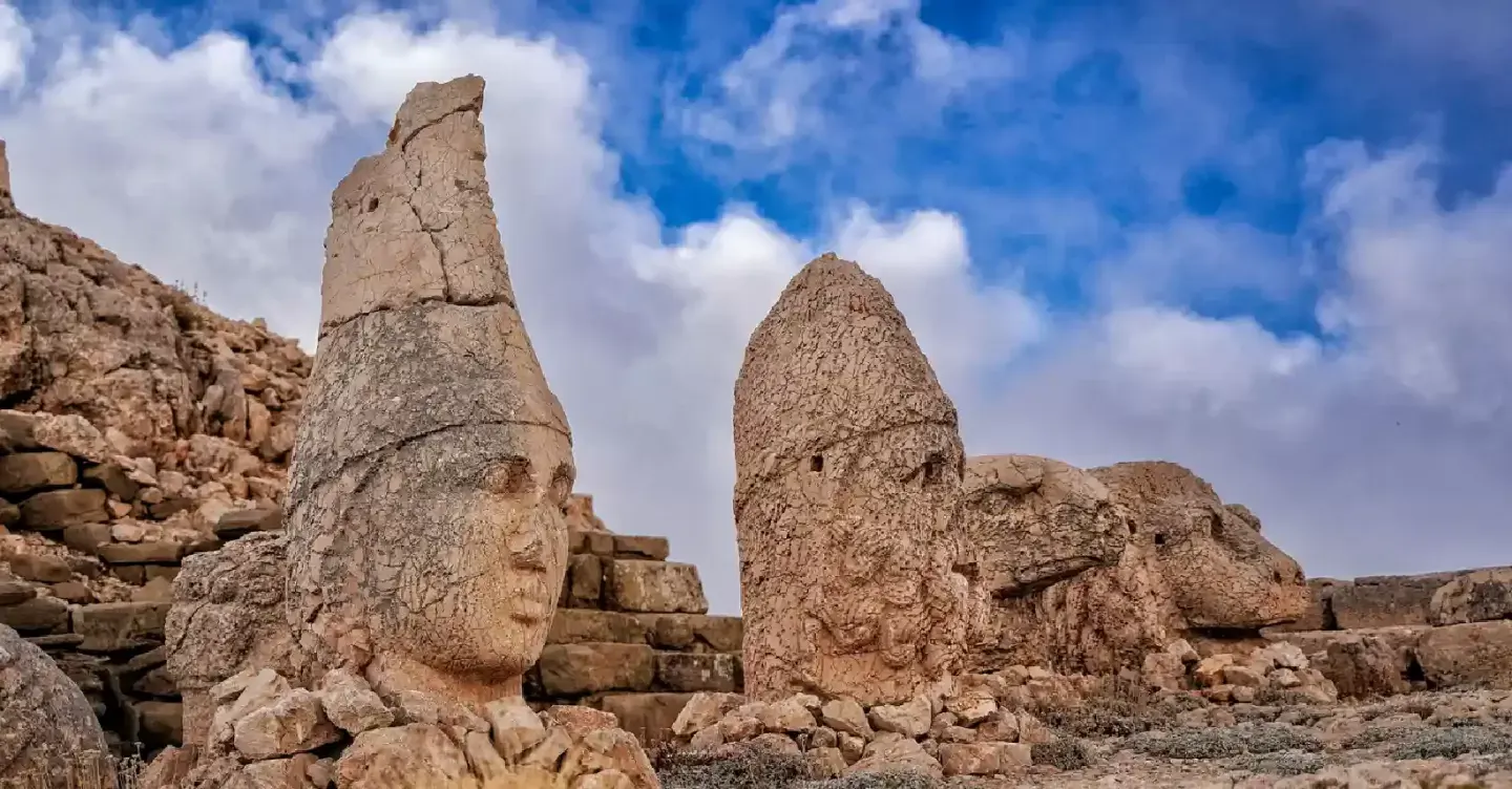 Monte Nemrut: Guida al Maestoso Santuario degli Dei